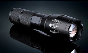 Zoomable Portable LED Flashlight